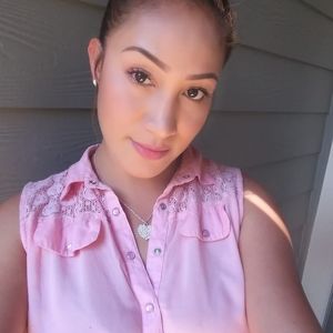 Meet your Posher, Ana